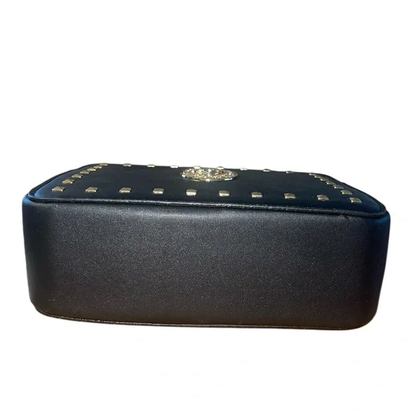 NWT- Valentino Orlandi vegan leather crossbody bag. Color black W/ gold hardware - Picture 7 of 12